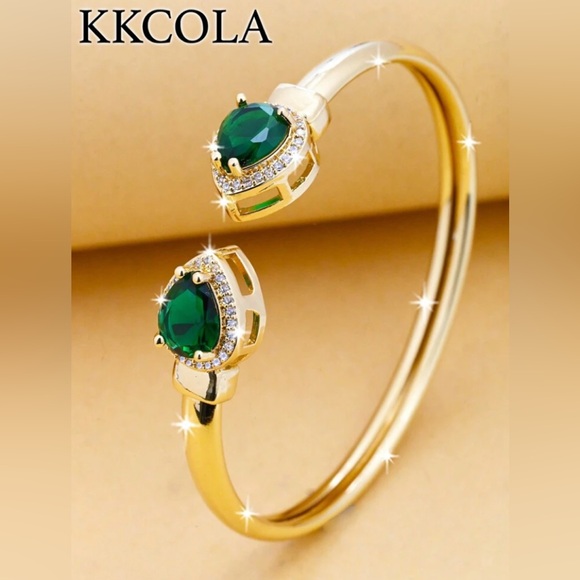 NWT KKCOLA 1pc Stylish
Geometric Cubic Zirconia Emerald green Bangle - Picture 1 of 4